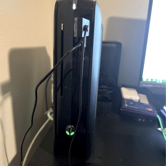 Alienware X51R2 desktop modemSteelseries Apex Game keyboard Asus MX279 LED 27”